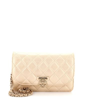 Round CC Flip Lock Wallet on Chain Quilted Leather